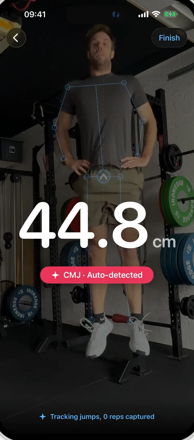 Metric Jump recording a countermovement jump, reading 44.8 cm with an auto-detected CMJ badge